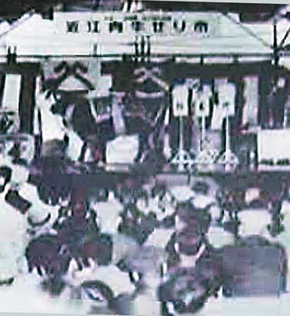 近江牛の競売市場（１９５４年東京都中央区で＝近江肉牛協会提供）