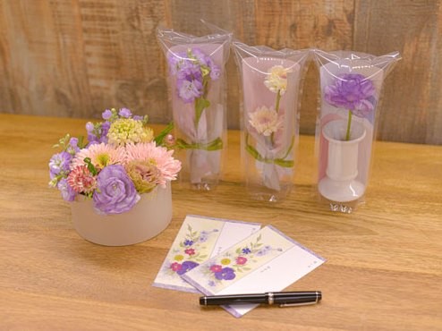 お別れの花を自販機で 斎場に設置 カードも添え 日比谷花壇 日本農業新聞 お別れの花を自販機で 斎場に設置 カードも添え 日比谷花壇 日本農業新聞
